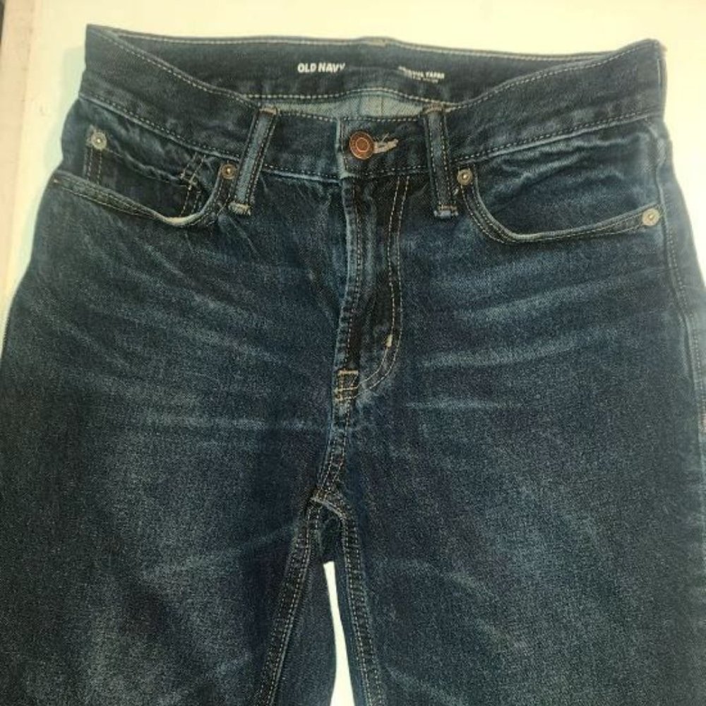 Old Navy** Ladie's dark denim blue jeans in size 28/32